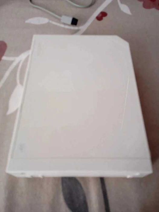 Wii branca com alimentador uk