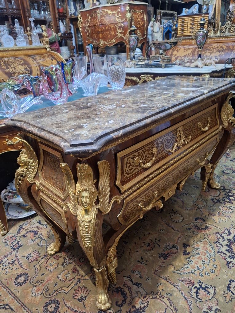 Comoda antiquíssima D. João V