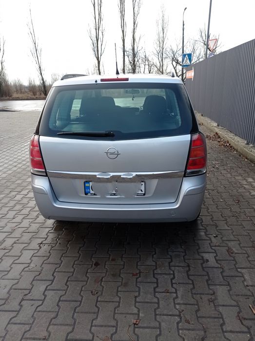 Продається Опель Зафіра б. 1.6 бензин.2006року.