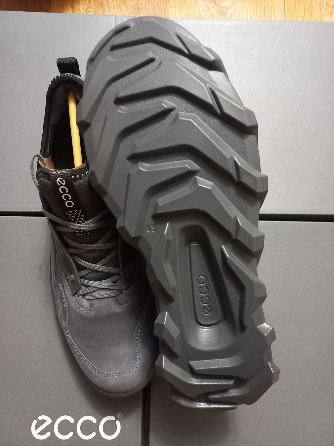 Ecco mx m low сірий колір