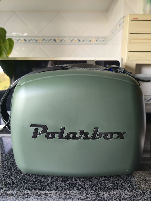 Geleira PolarBox verde e preta 6L