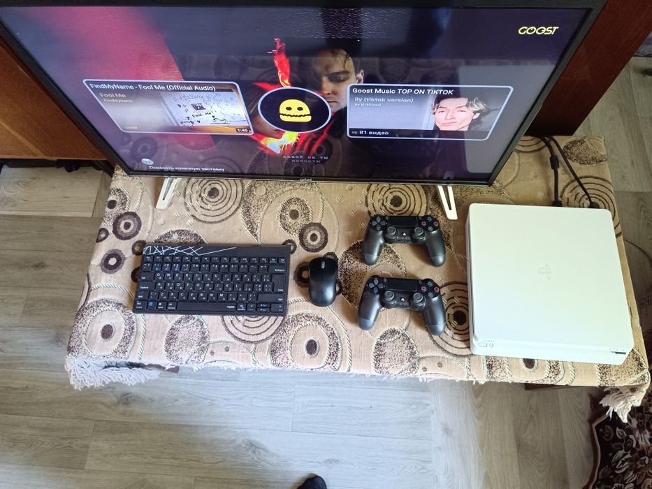 Sony PlayStation 4 slim в идеальном состоянии