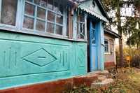 Терміново продам газифікований будинок з частковими зручностями у селі