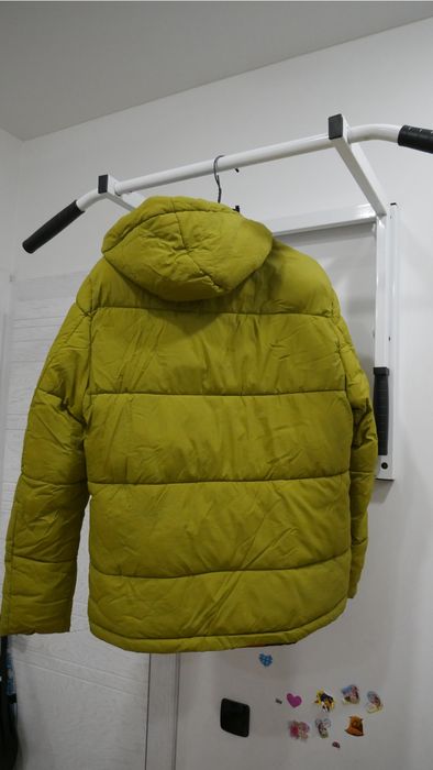 Продам чоловічу зимову куртку, тепла й легка.