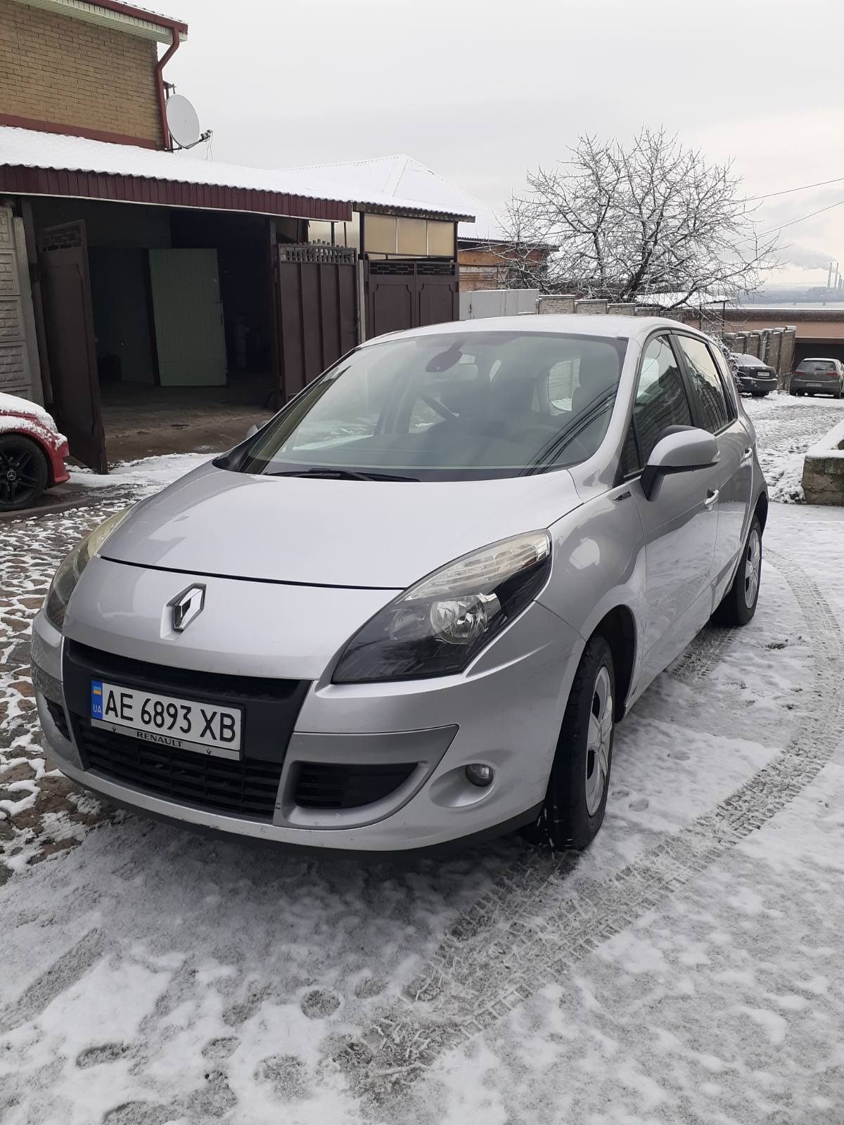 Renault Scenic 2011 год