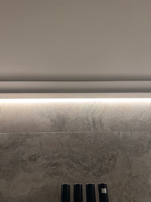 Maskownica do zabudowy karnisza C395 Orac Decor, listwa dekoracyjna