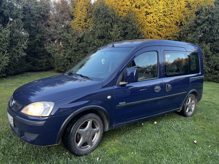 Opel Combo C 2004 r Klima 6 drzwi 5 osob hak Isuzu