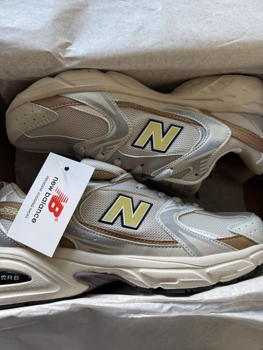New Balance 530.
