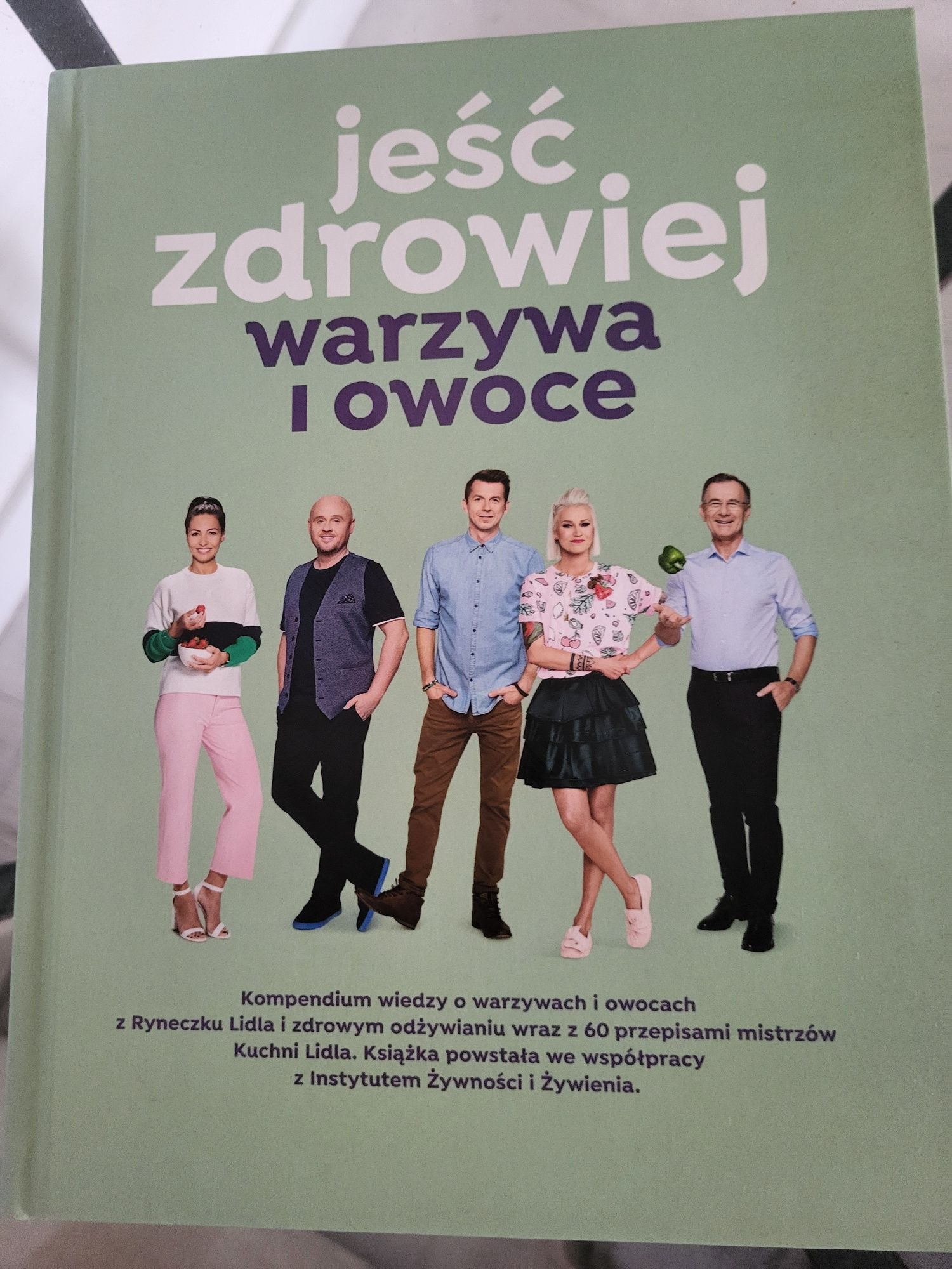 Książka jeść zdrowiej warzywa i owoce Lidl