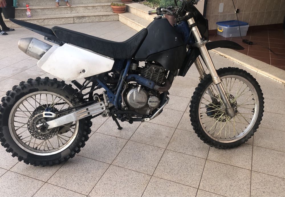 Suzuki DR 350 s/doc.