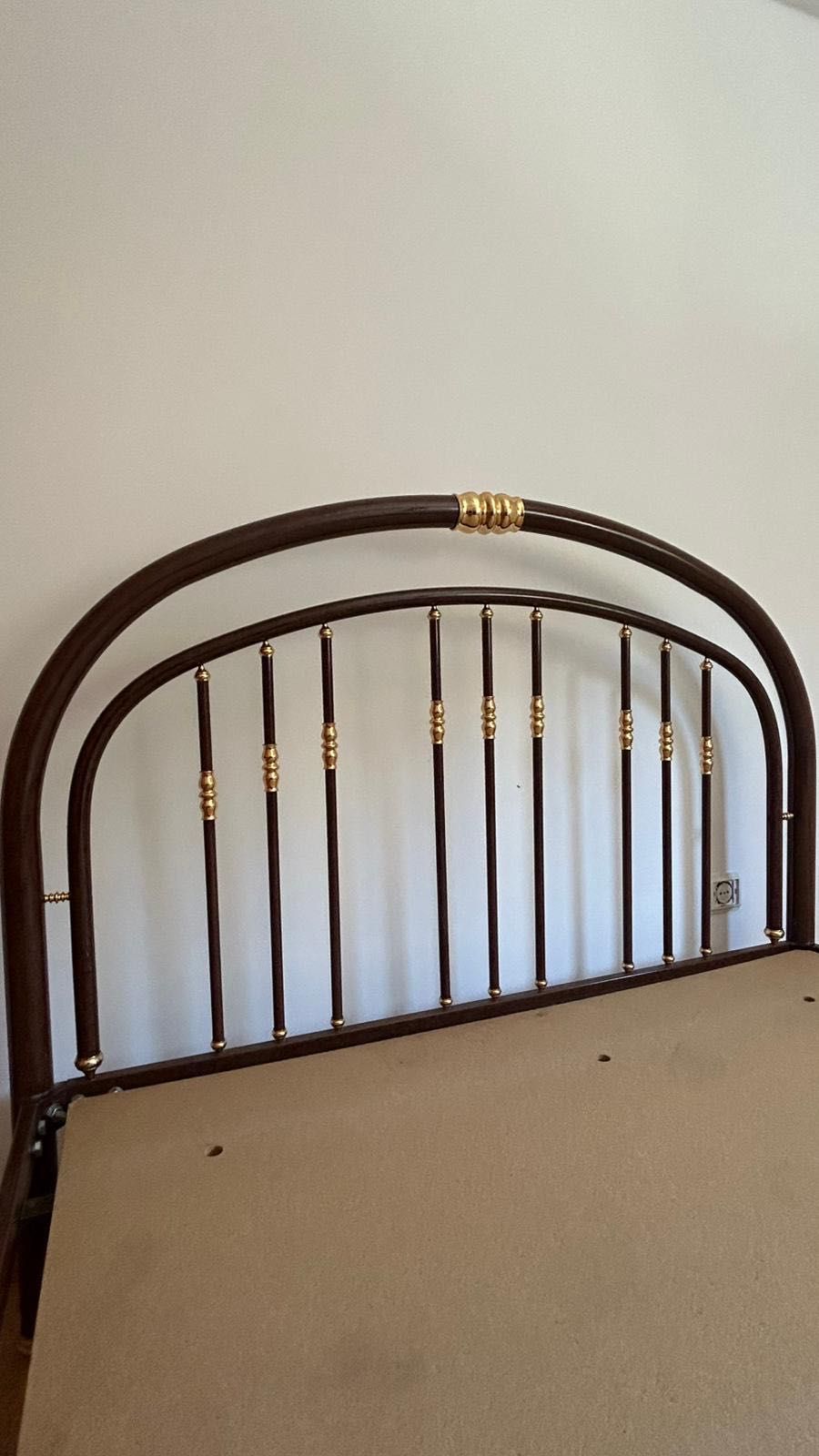 Cama casal com colchão