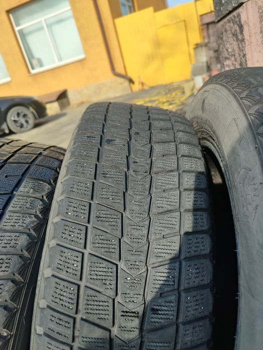 Шина Roadstone Winguard Ice 235/60R18 103Q