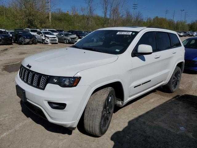 2020 року Jeep Grand Cherokee Laredo