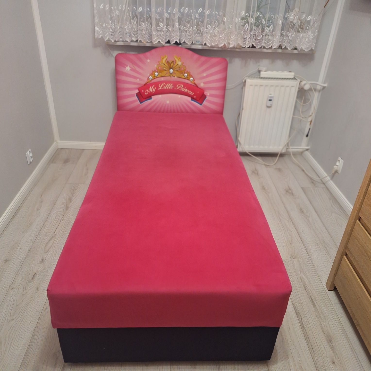 Łóżko dziecięce  że skrzynią