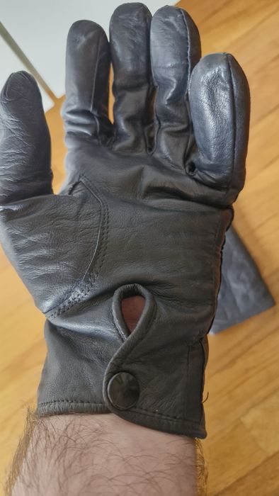 Luvas em Pele pretas
