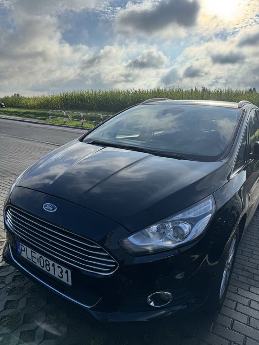 Sprzedam S-Max 2017r niski przebieg 95tys