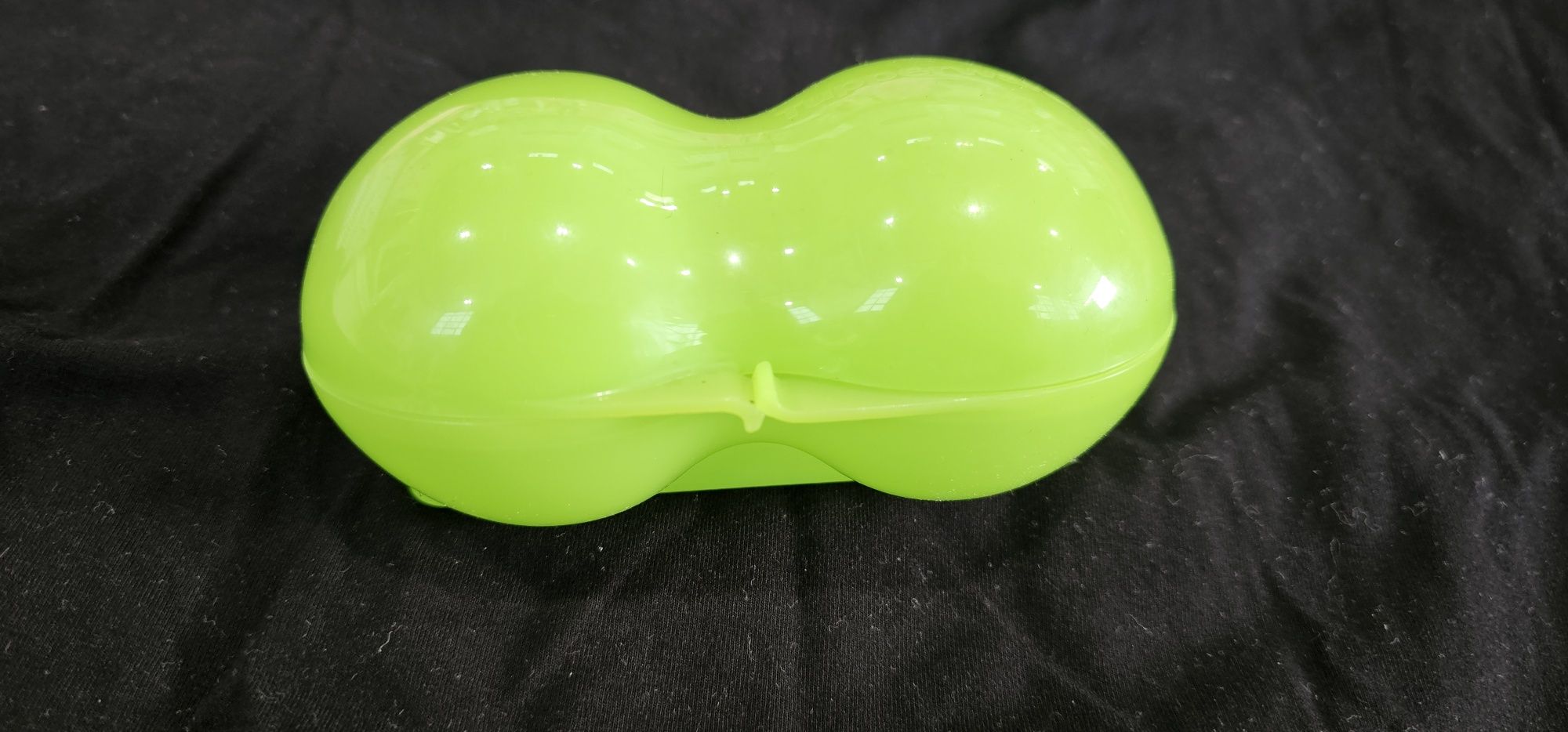 Tupperware pojemnik awokado