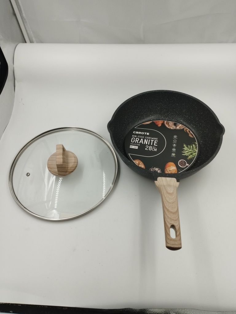 Patelnia wok z pokrywką 28 cm