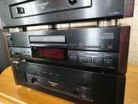 Czarny kompakt Sony CDP-X505ES z drewnianymi boczkami