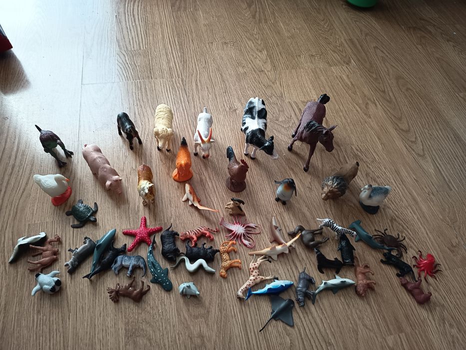 Zestaw figurek zwierzątek