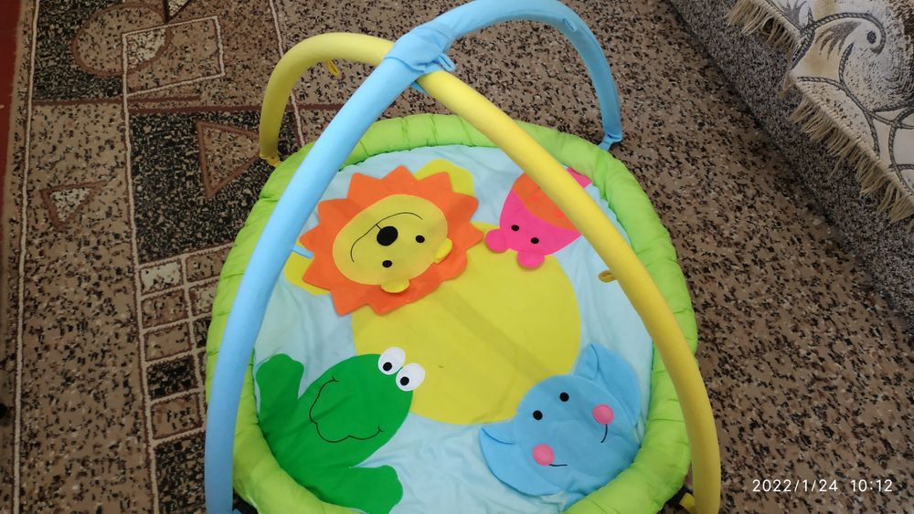 Мобиль на кроватку(музыкальная карусель с подвесными игрушками)+Коврик