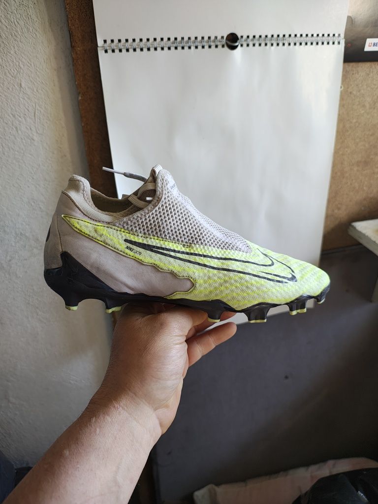 Korki pół profesjonalne Nike Phantom. Rozmiar 40. Wkładka 25cm