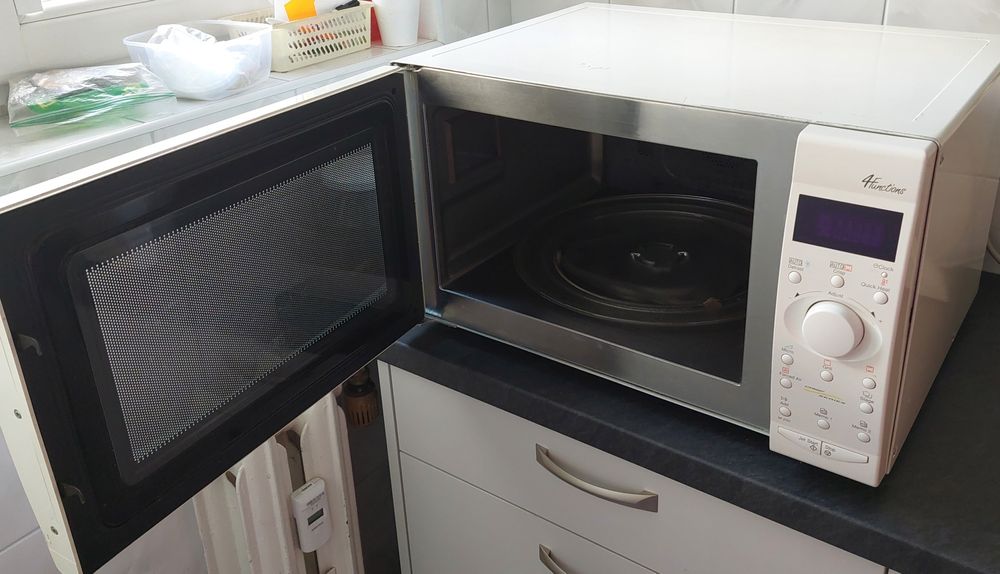 Kuchenka mikrofalowa Piekarnik - Whirlpool z funkcją crisp, grill, tur