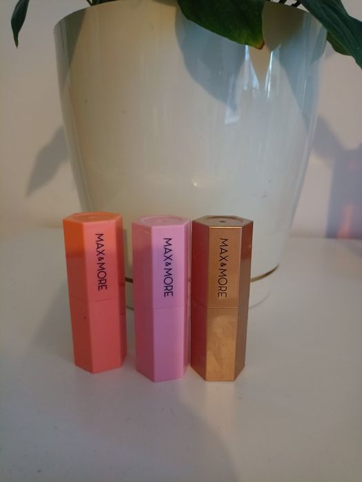 Zestaw kosmetyków używanych