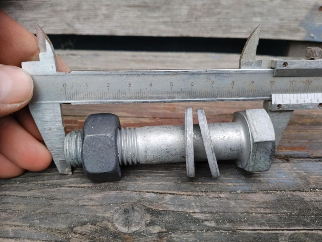 Śruby M24 HV ocynk 108kg
