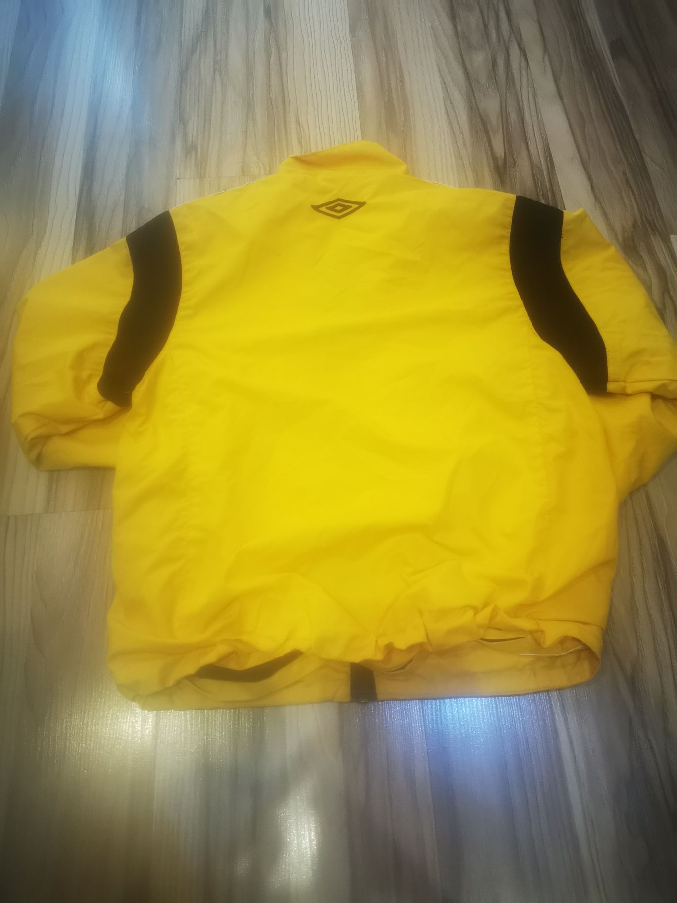 Kurtka wiatrówka Umbro roz.116,122,dresowa bluza,dres,spodnie