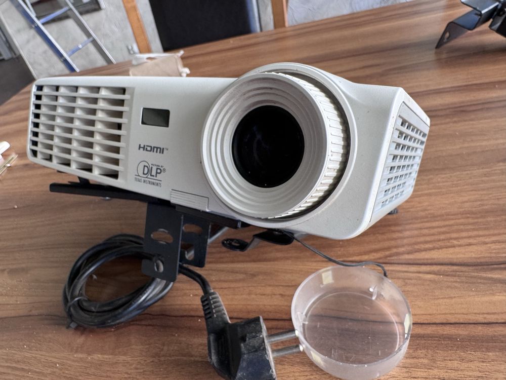 VIVITEK D512-3D Projektor  kontrast 3000:1