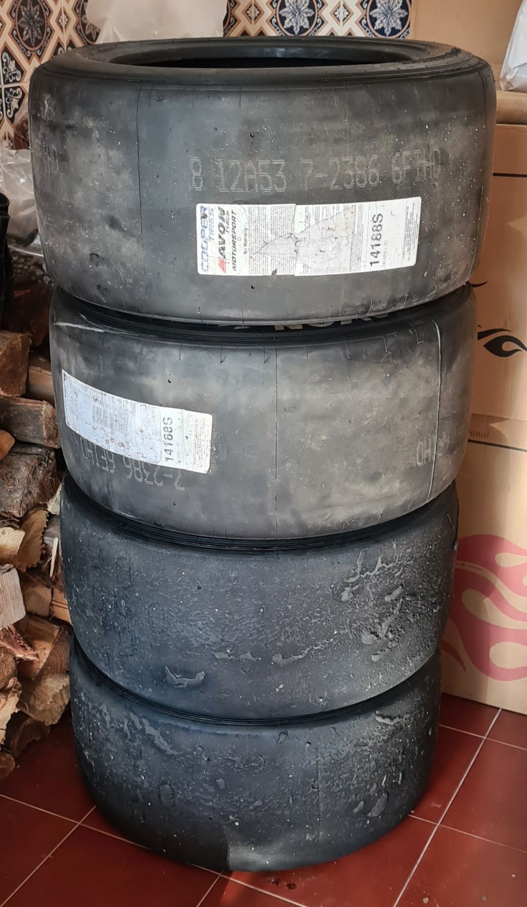 Pneus Slicks AVON