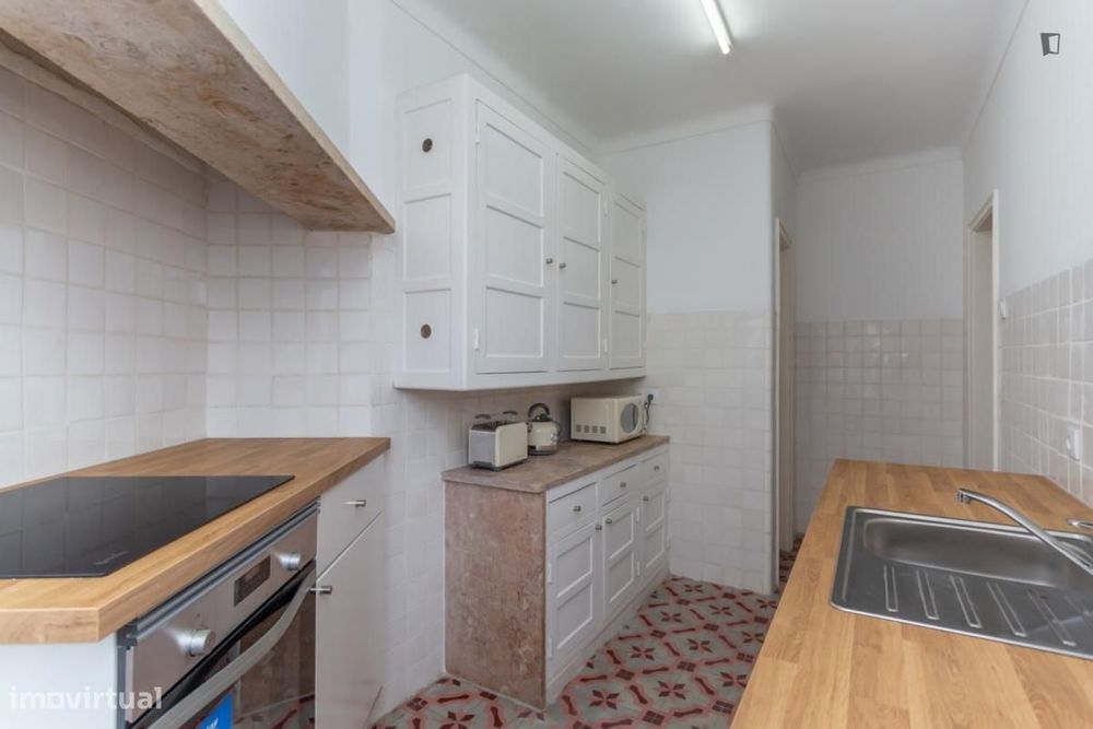 Quarto - localizado em Alcântara Lisbon