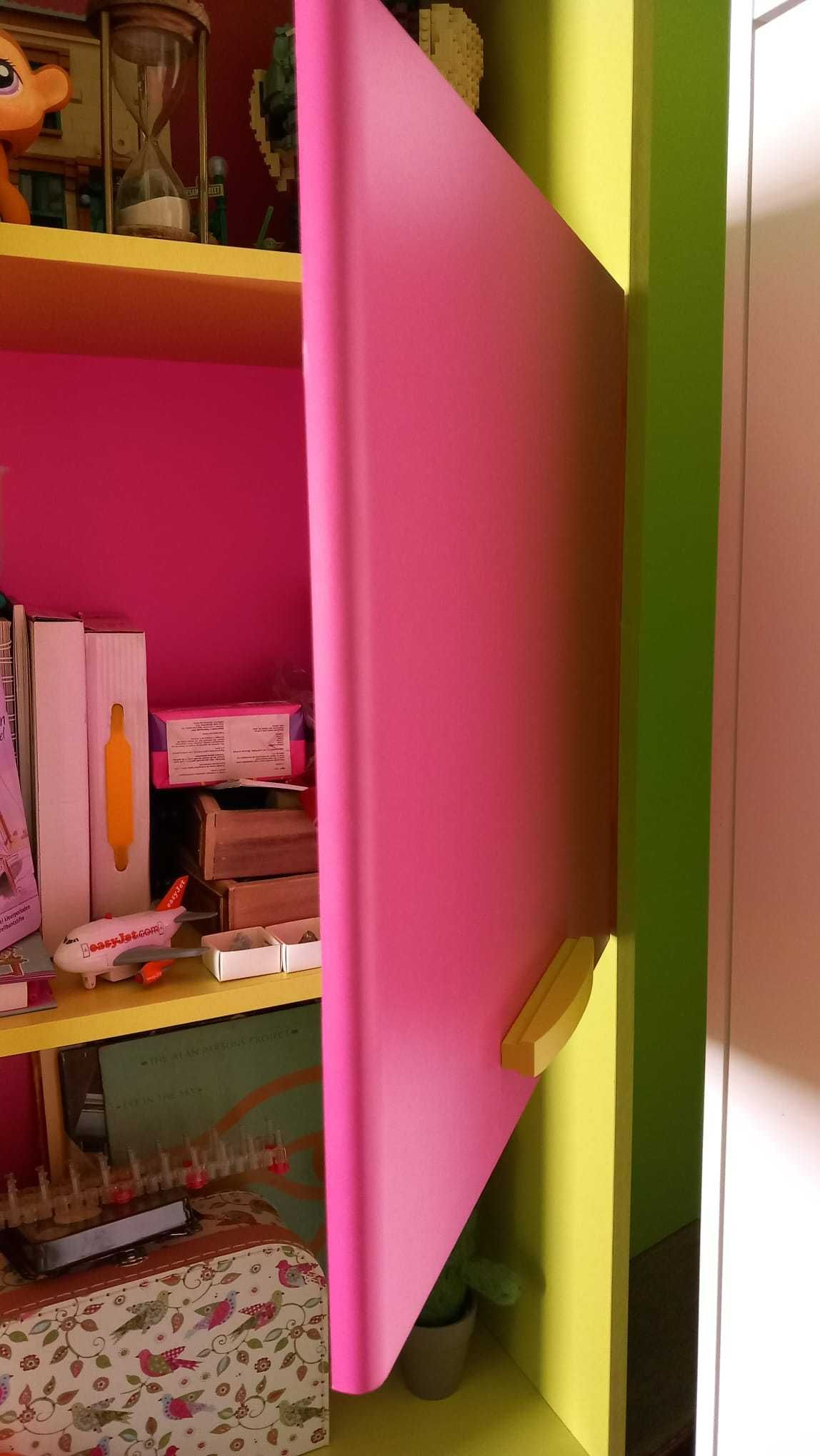 Estante para quarto de criança como nova