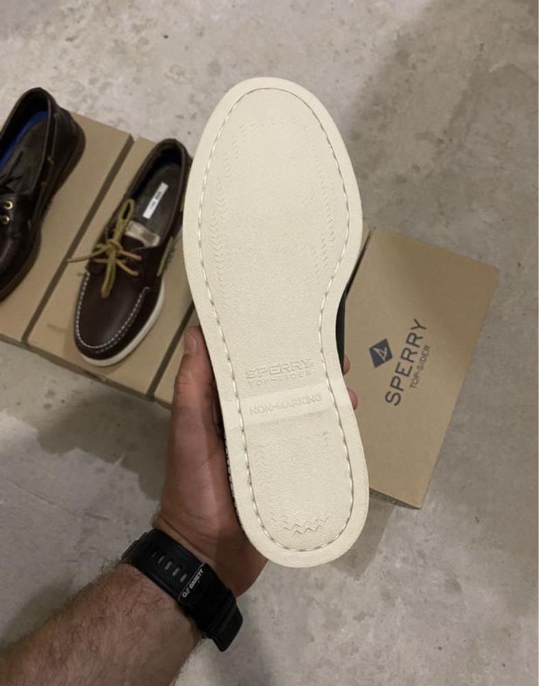 Топсайдери мокасини туфли чоботи черевики Sperry