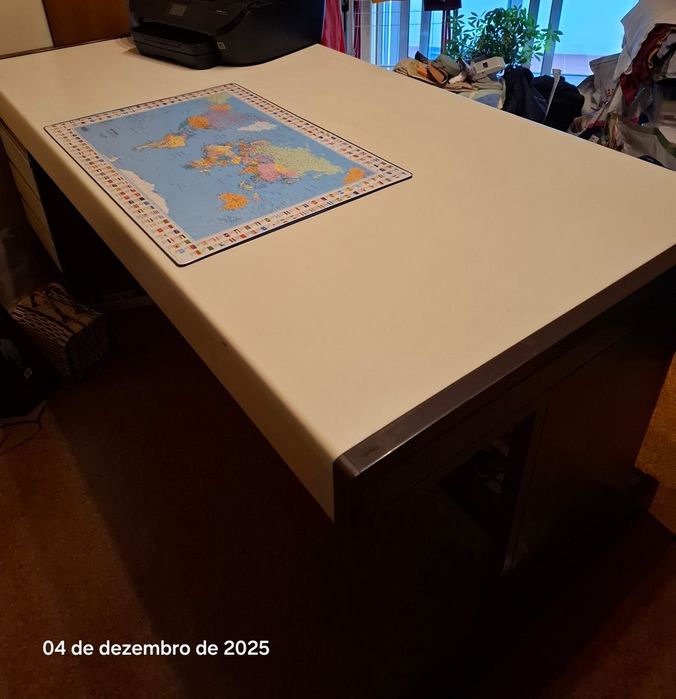 Secretária para escritório