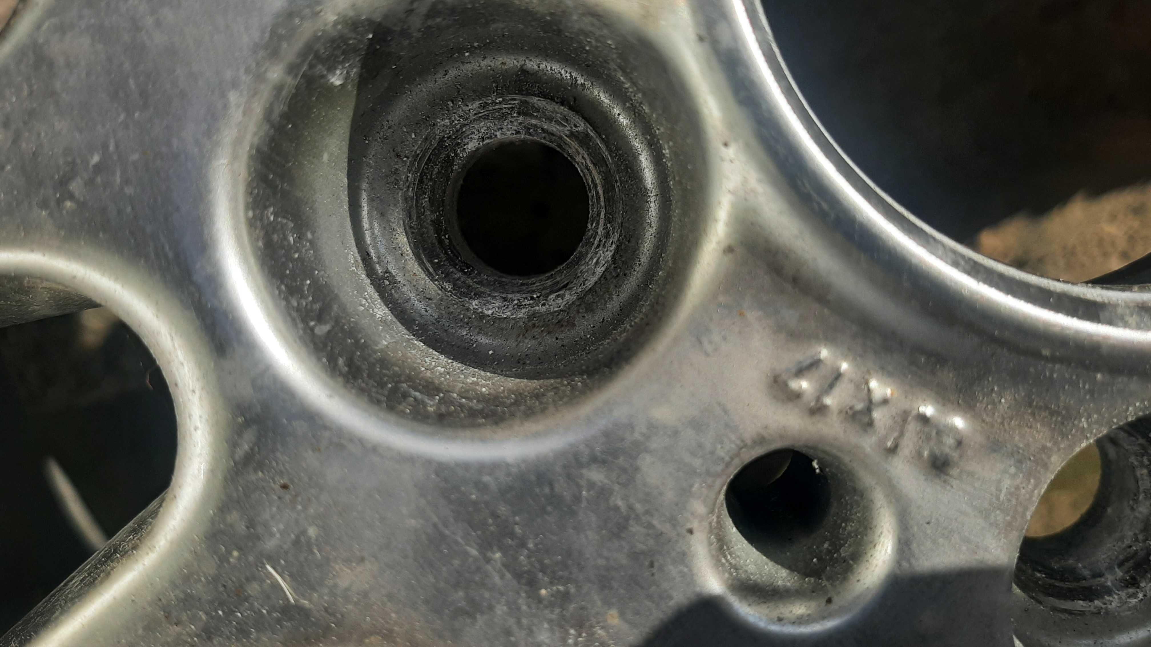 BMW  E39 FELGA 17", stan dobry, niewielkie ślady użytkowania szt 1.