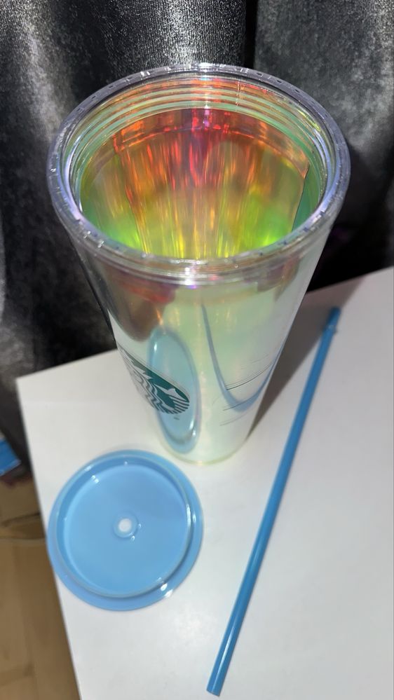 Holo kubek Starbucks