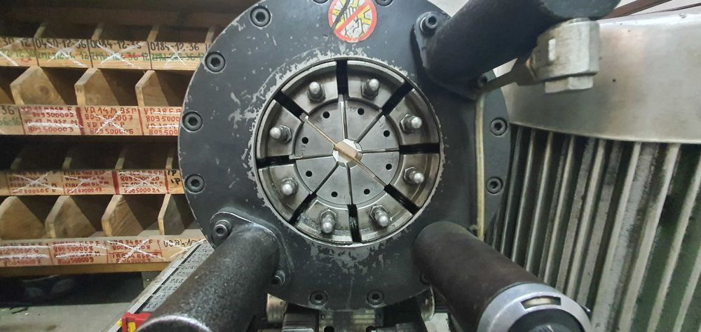 Sprzedam zakuwarkę/zaciskarkę  węży hydraulicznych FINN-POWER P20 380V