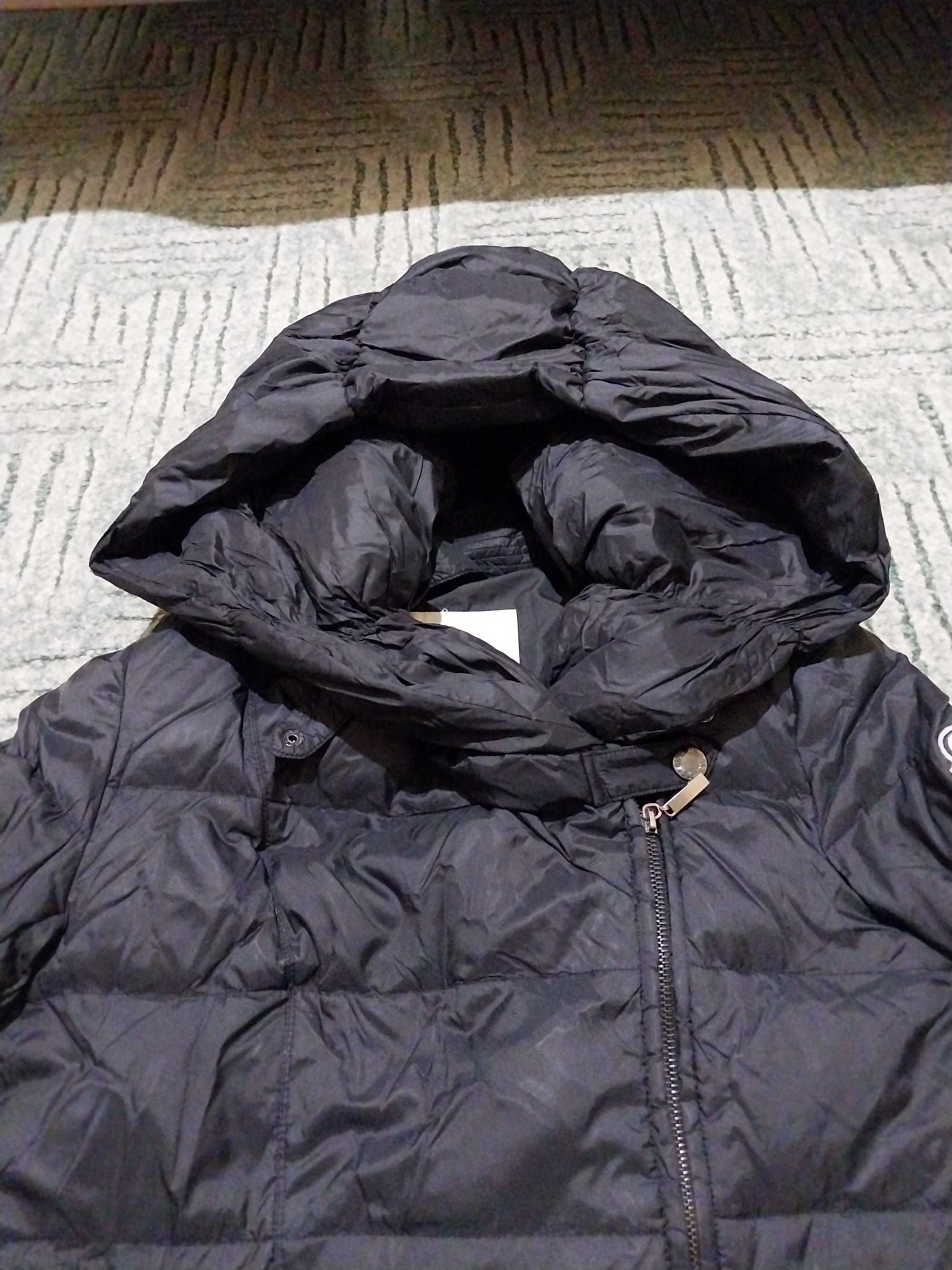 Пуховик жіночий зимовий Moncler б/у