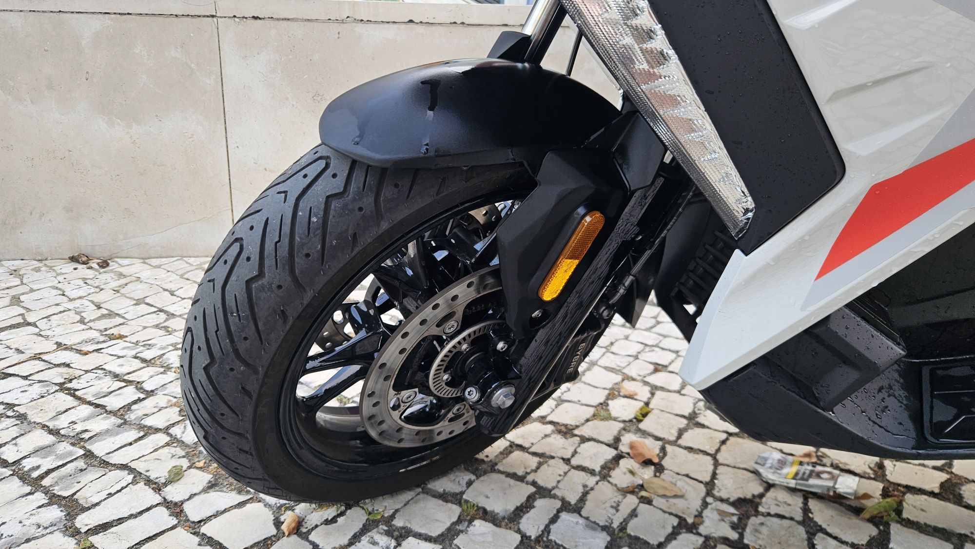 Scooter bmw c400x com apenas 10mil KMs