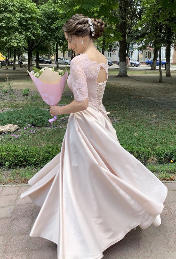 Продам выпускное , свадебное, вечернее , торжественное платье