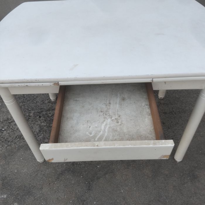 Mesa de cozinha branca