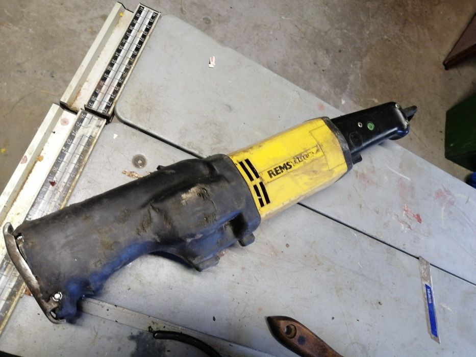 Piła szablasta Rems