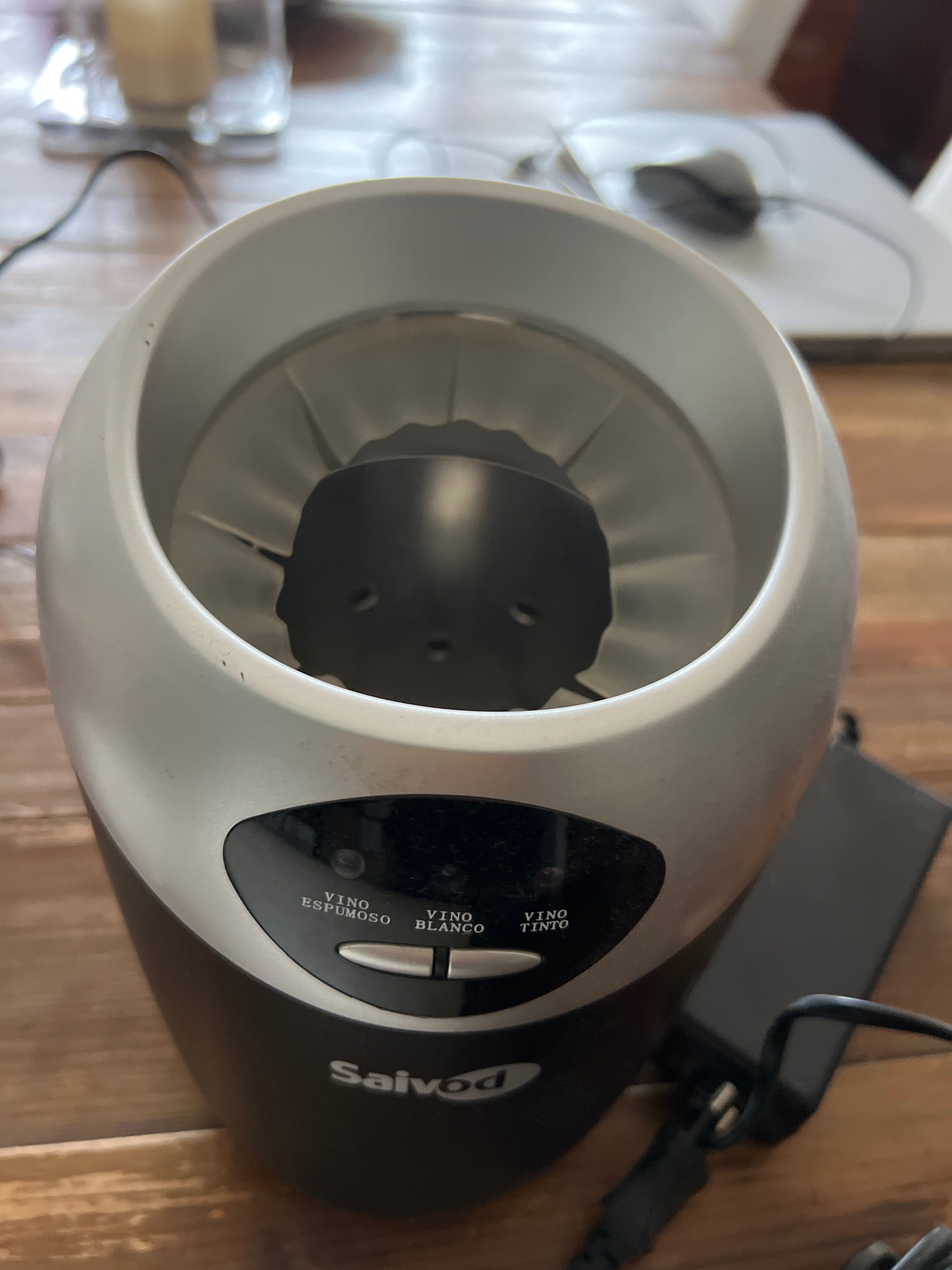 Refrigerador de vinho