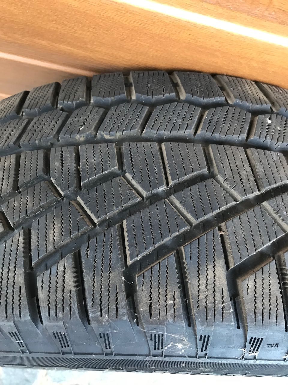 Continental Extreme Wintercontact 235/55/R17 103T зимові