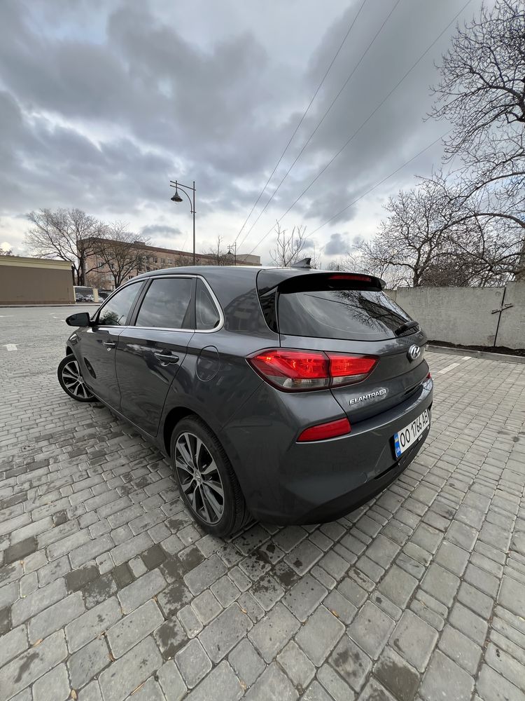 Hyundai Elantra GT 2019