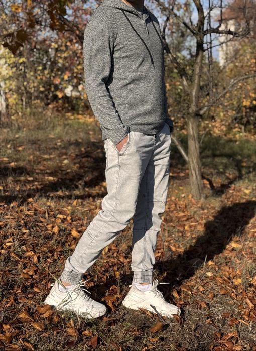 Чоловіча легка кофта з капюшоном сірого кольору розмір M