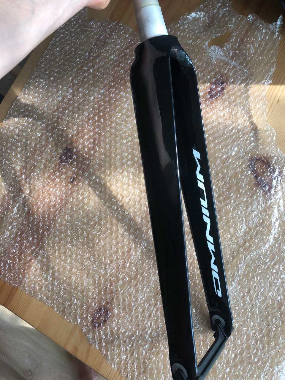 Carbon Fork Omnium Ostre kolo