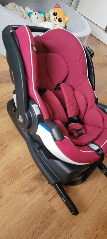 Fotelik samochodowy BeSafe + baza isofix